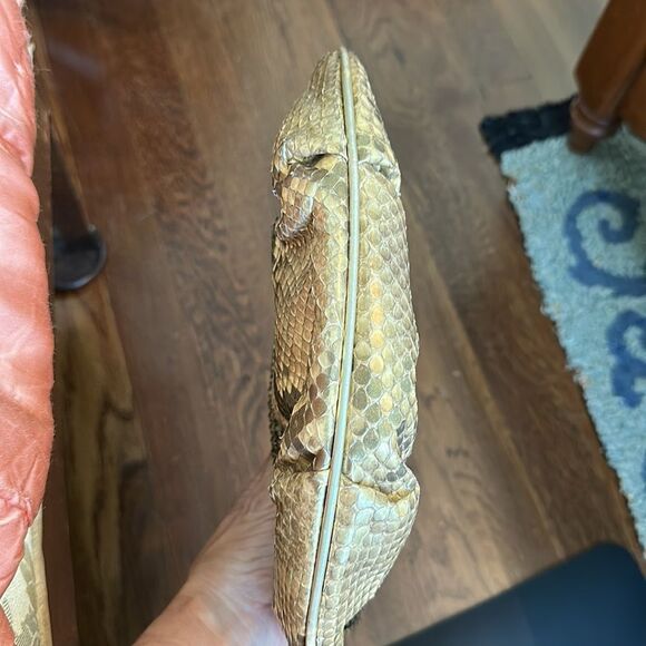 Vintage 80s Margolin gold snakeskin pattern crossbody bag with chain strap - Picture 8 of 8